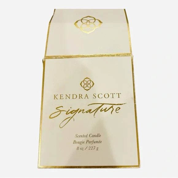 🎄New in Box Kendra Scott Mother of Pearl Signature 8oz Candle Soy - Picture 3 of 7